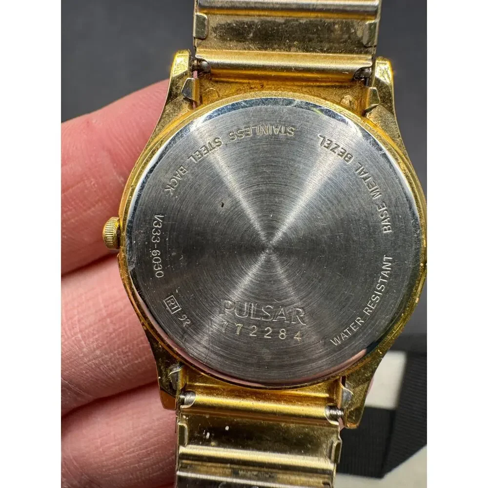 Vintage Pulsar V333-6030 Day Date Gold Tone Stainless Steel Stretch Band 30.5mm